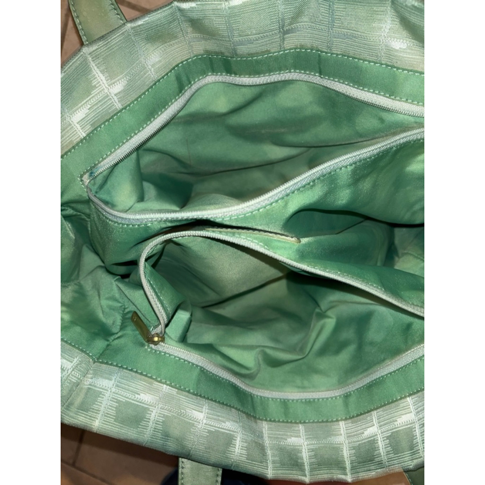 Women's Chanel Green New Travel Line Tote Bag One Size - Picture 15 of 17